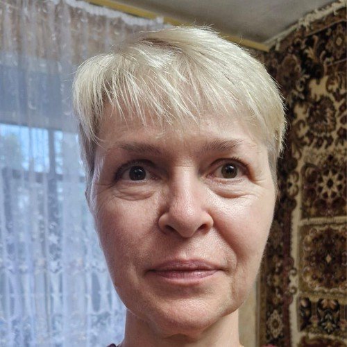 Elena R.